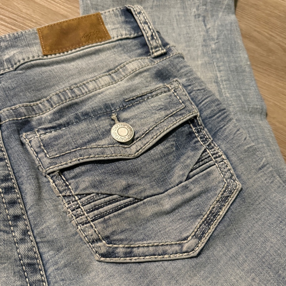 Daytrip Virgo Bootcut denim jean size 23 regular length great condition